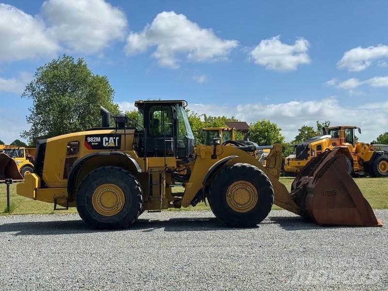 CAT 982 M Фронтальні навантажувачі