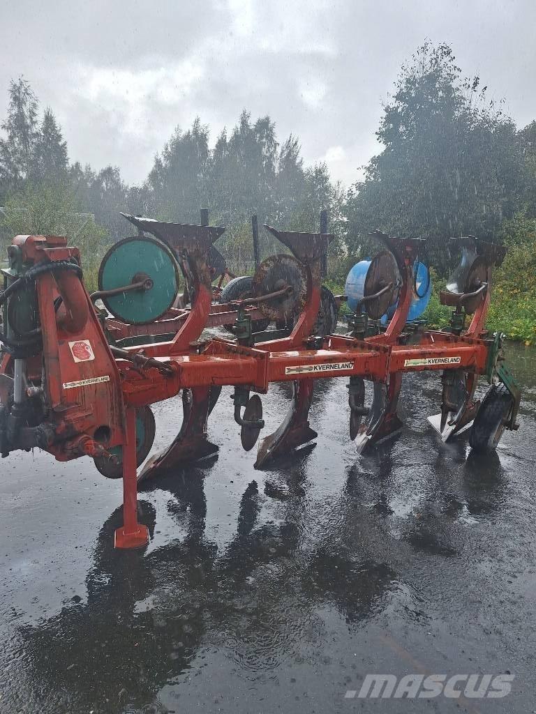 Kverneland W2 Реверсивні плуги