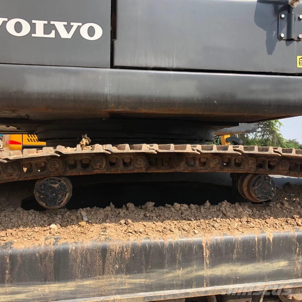 Volvo EC240 Гусеничні екскаватори