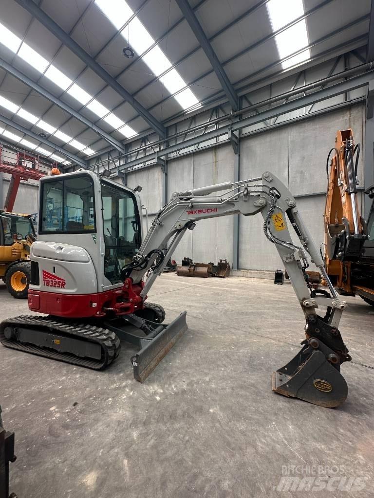 Takeuchi TB 325 R Міні-екскаватори < 7т