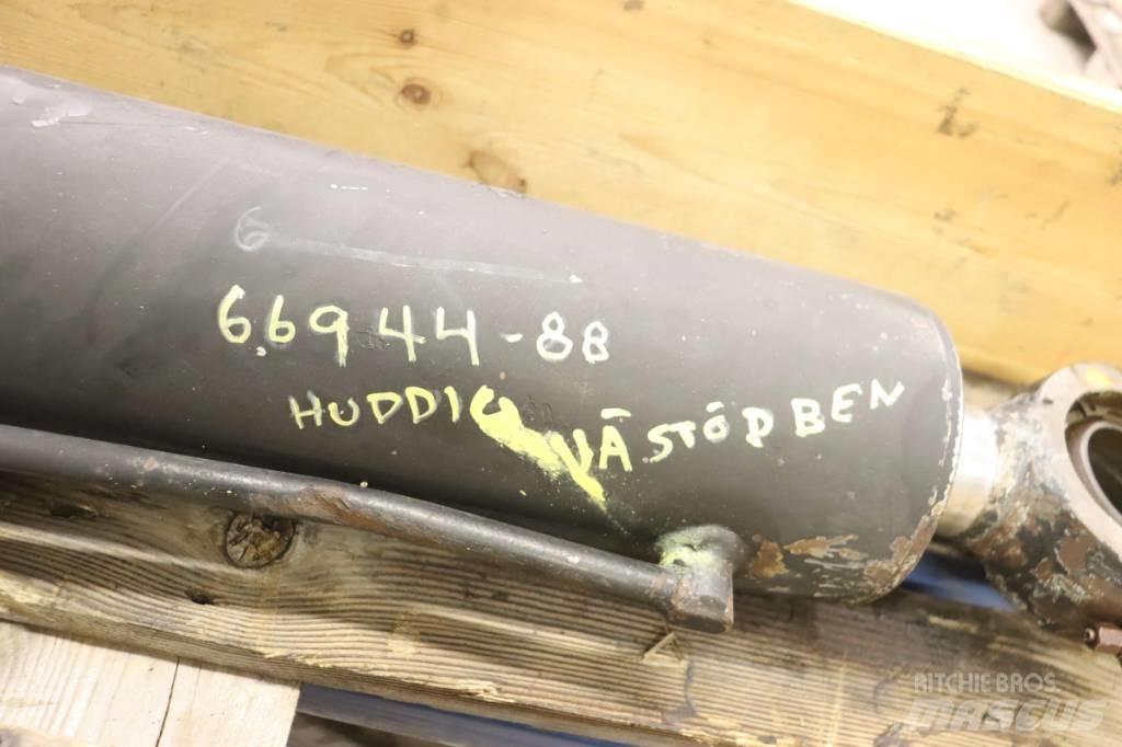 Huddig 960 Екскаватори-навантажувачі