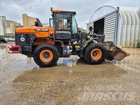Doosan DL 250-7 Фронтальні навантажувачі