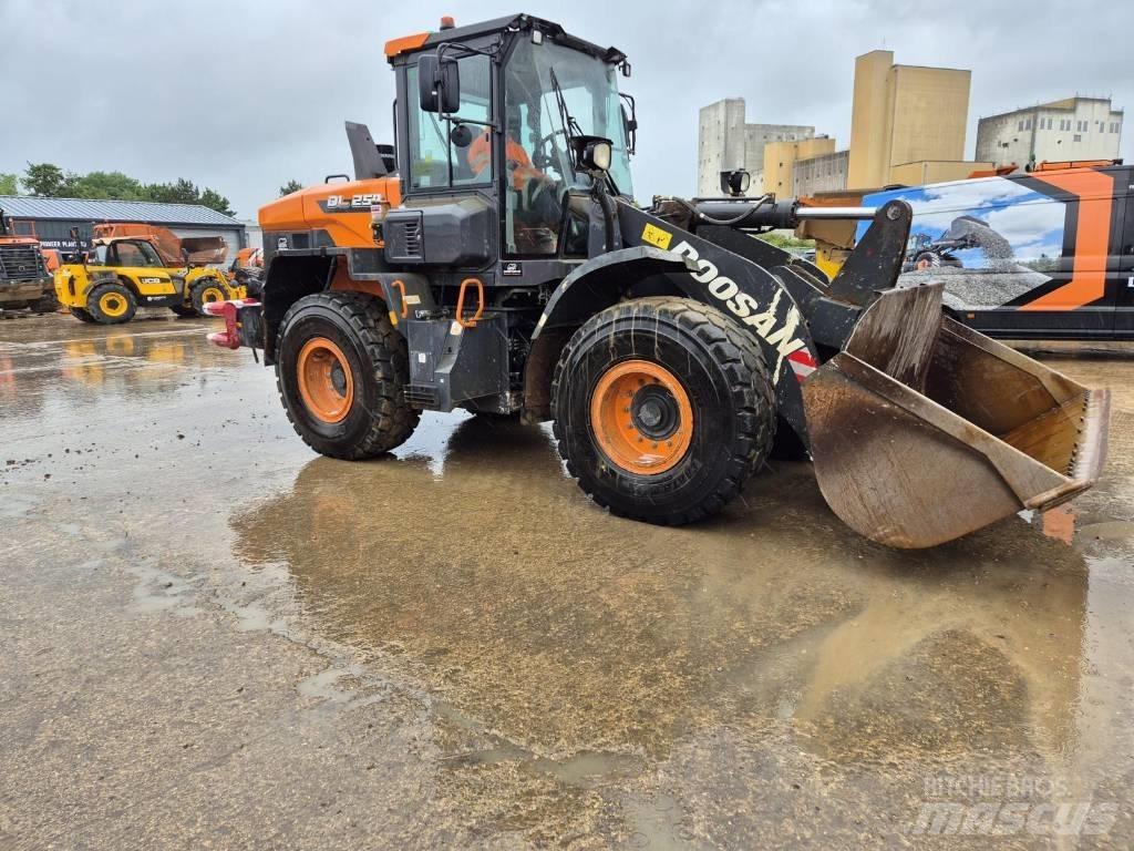 Doosan DL 250-7 Фронтальні навантажувачі