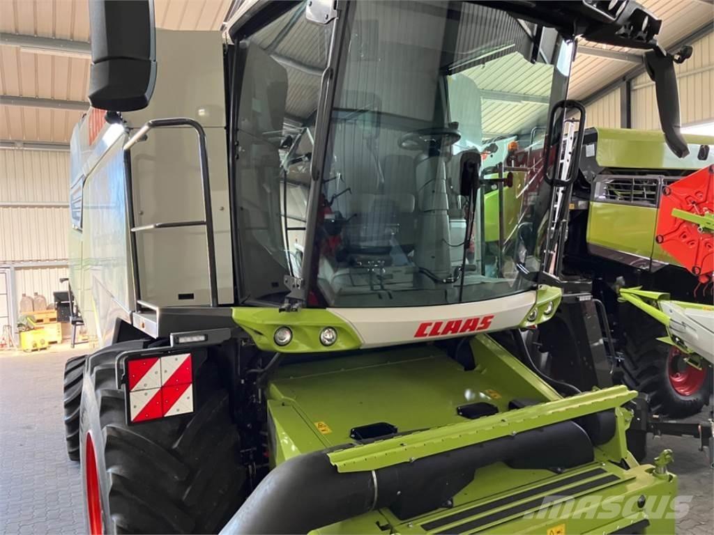 CLAAS TRION 730 Зернозбиральні комбайни