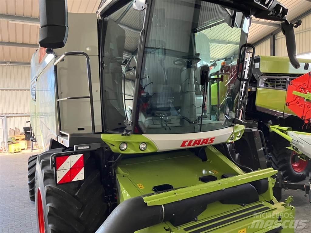 CLAAS TRION 730 Зернозбиральні комбайни