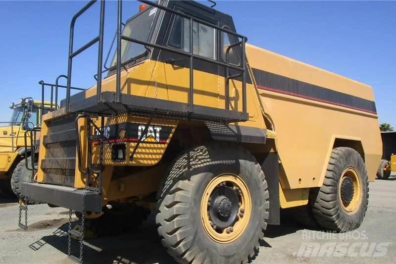 CAT 769C Вантажівки-цистерни