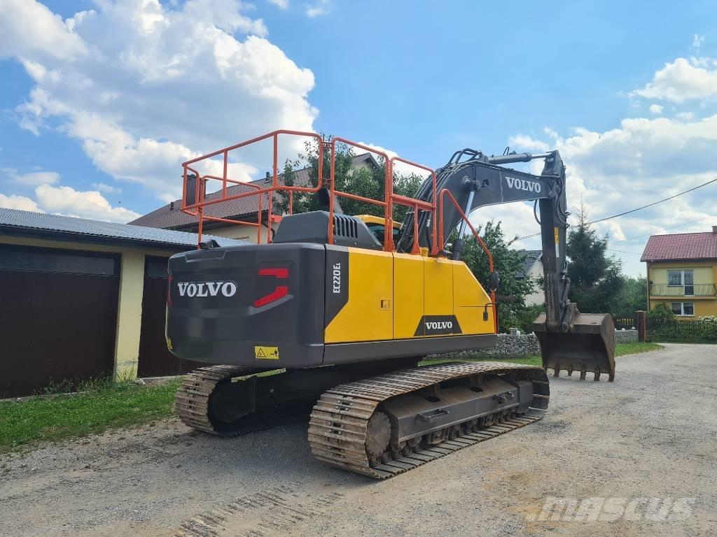 Volvo EC 220 E Гусеничні екскаватори