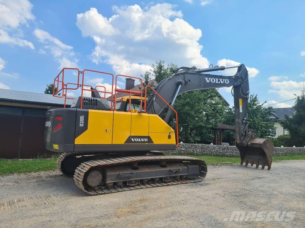 Volvo EC 220 E Гусеничні екскаватори