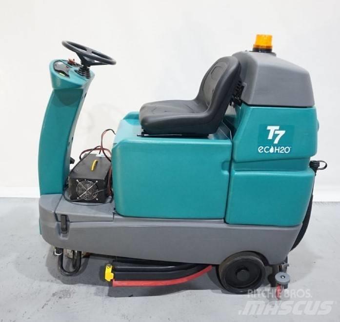 Tennant T7 Підлогомиючі машини