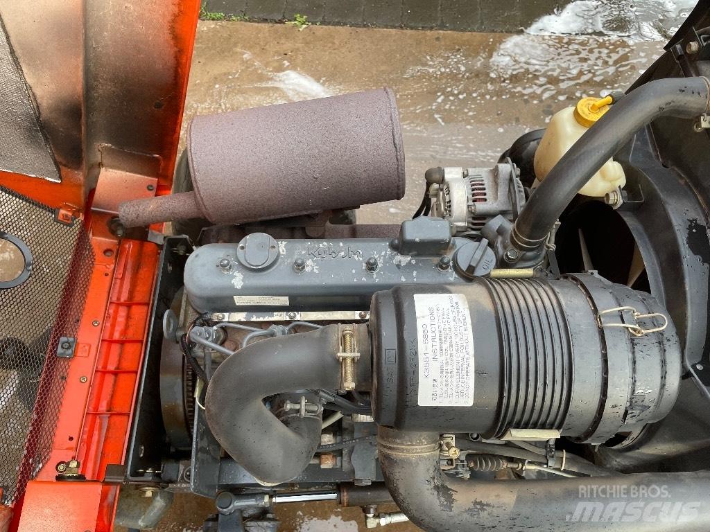 Kubota F 3560 Самохідні газонокосарки