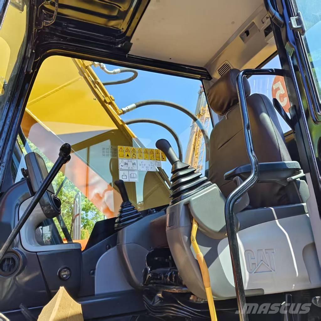 CAT 320 D Гусеничні екскаватори
