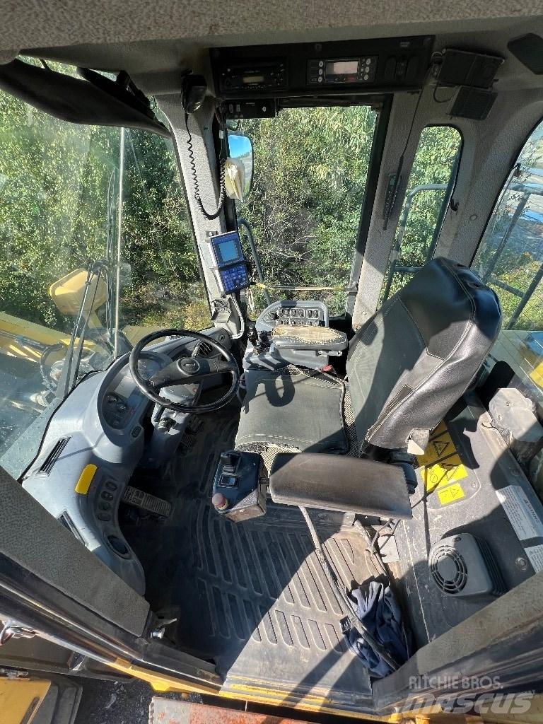 Komatsu WA 500-6 Фронтальні навантажувачі