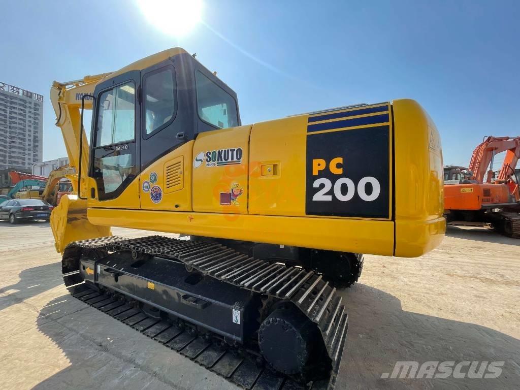 Komatsu PC200-7 Гусеничні екскаватори