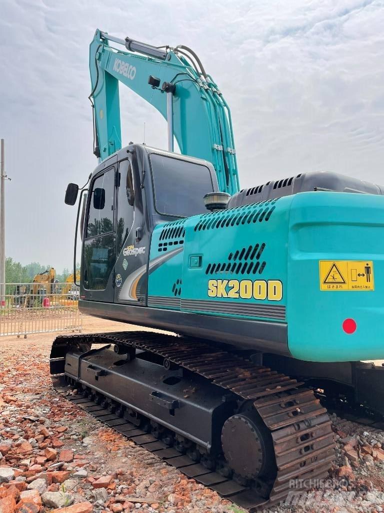 Kobelco 200 Гусеничні екскаватори