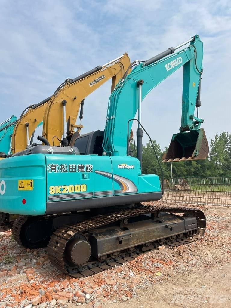 Kobelco 200 Гусеничні екскаватори