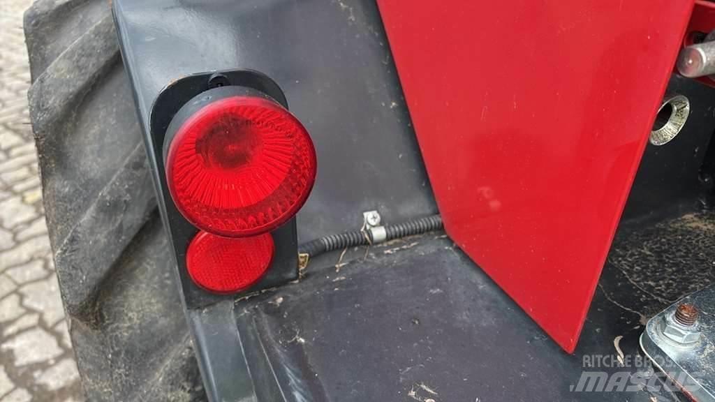 Schäffer 4670 Фронтальні навантажувачі