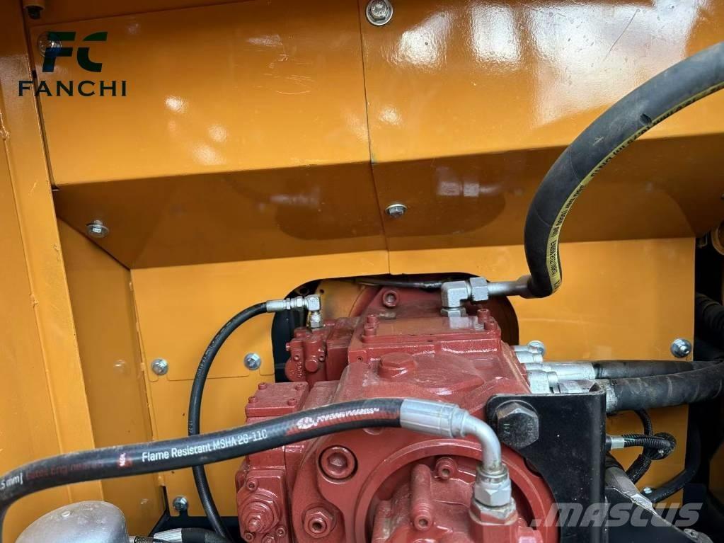 Hyundai 220LC-9S Гусеничні екскаватори