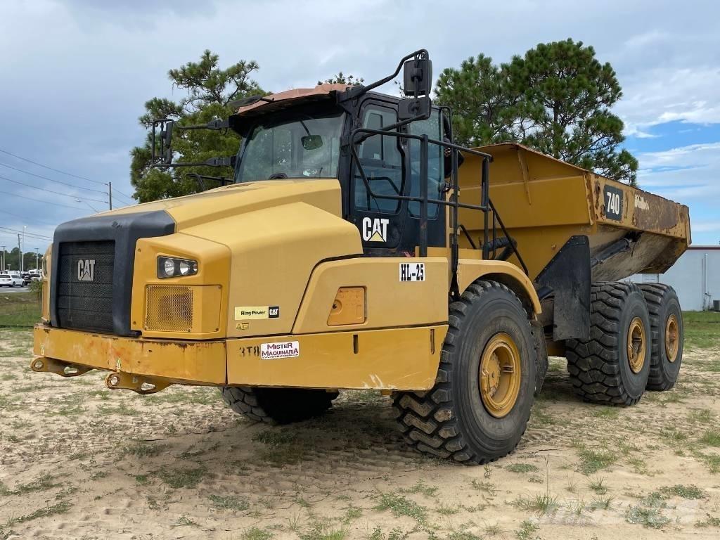 CAT 740 GC Зчленовані самоскиди