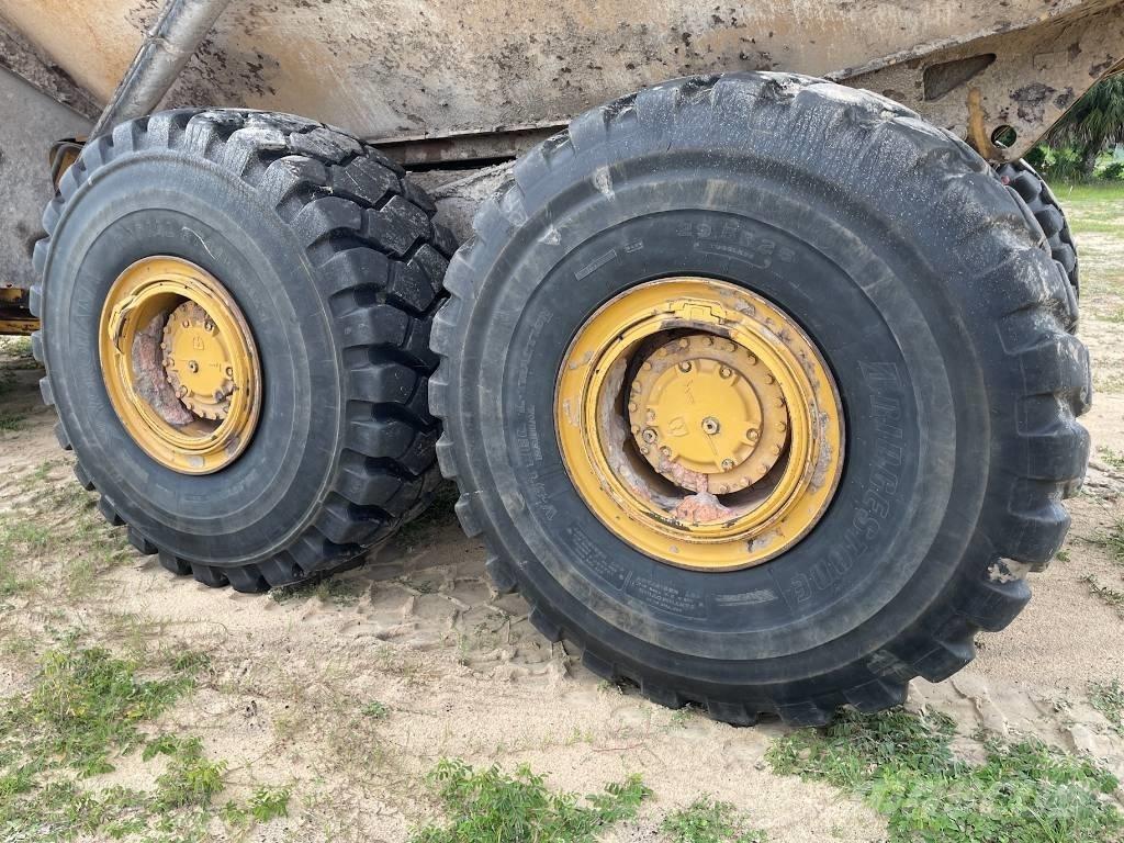 CAT 740 GC Зчленовані самоскиди
