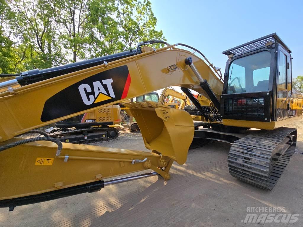 CAT 320D2 Гусеничні екскаватори