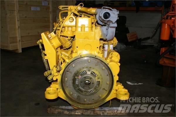 Komatsu SA4D102E Двигуни