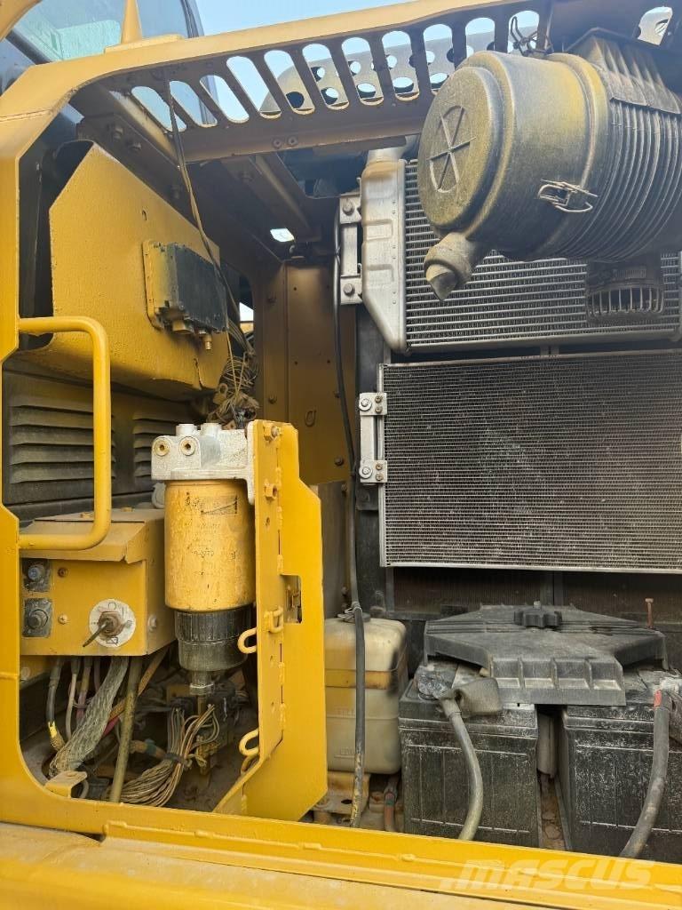 CAT 313 D Гусеничні екскаватори