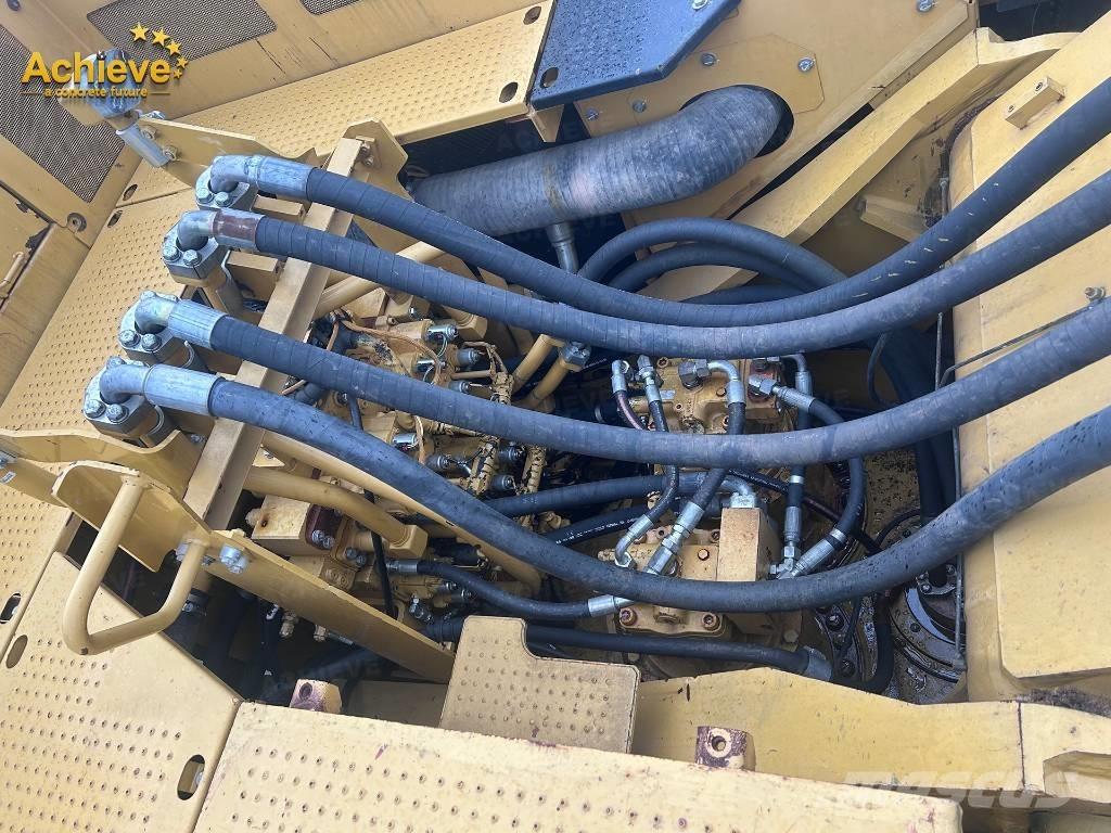 CAT 374 Гусеничні екскаватори
