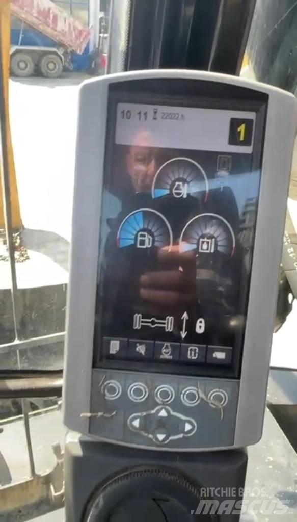 CAT 318D MH Складська техніка - Інші