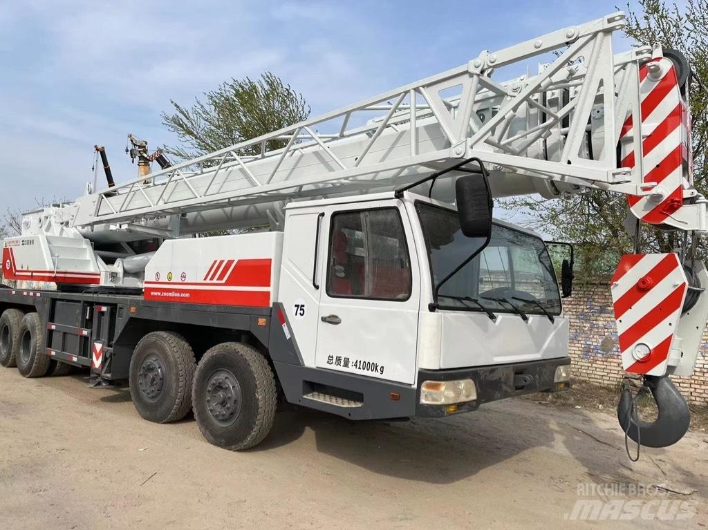 Zoomlion QY50V автокрани