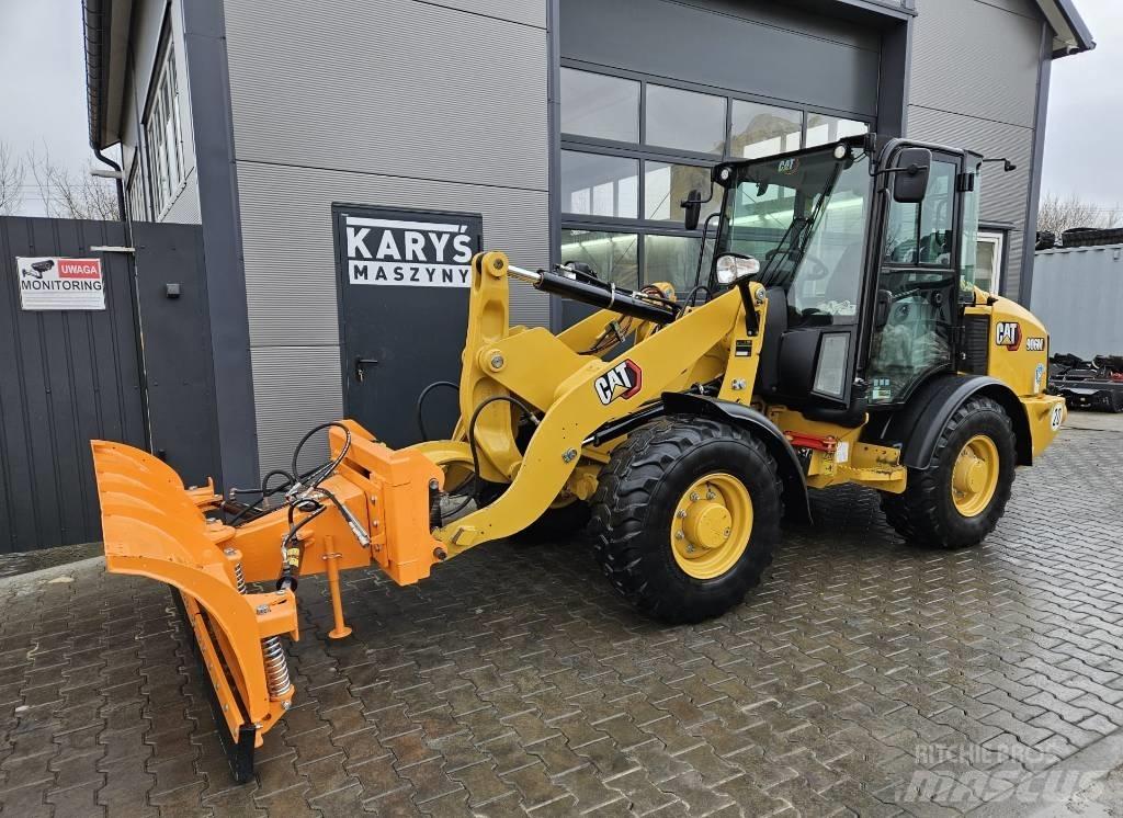 CAT 906M Фронтальні навантажувачі