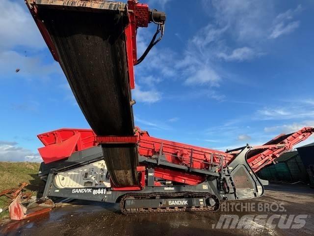 Sandvik QE 441 Мобільні грохоти