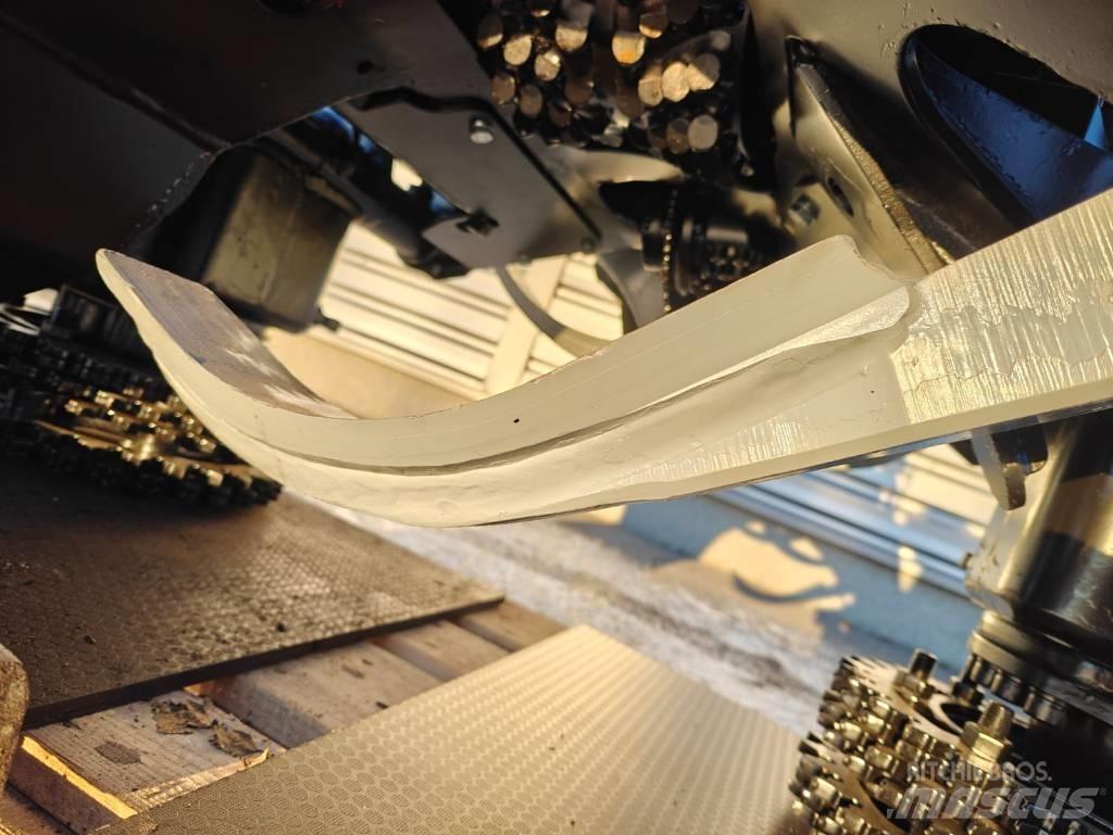 Komatsu C 93 Валочні головки