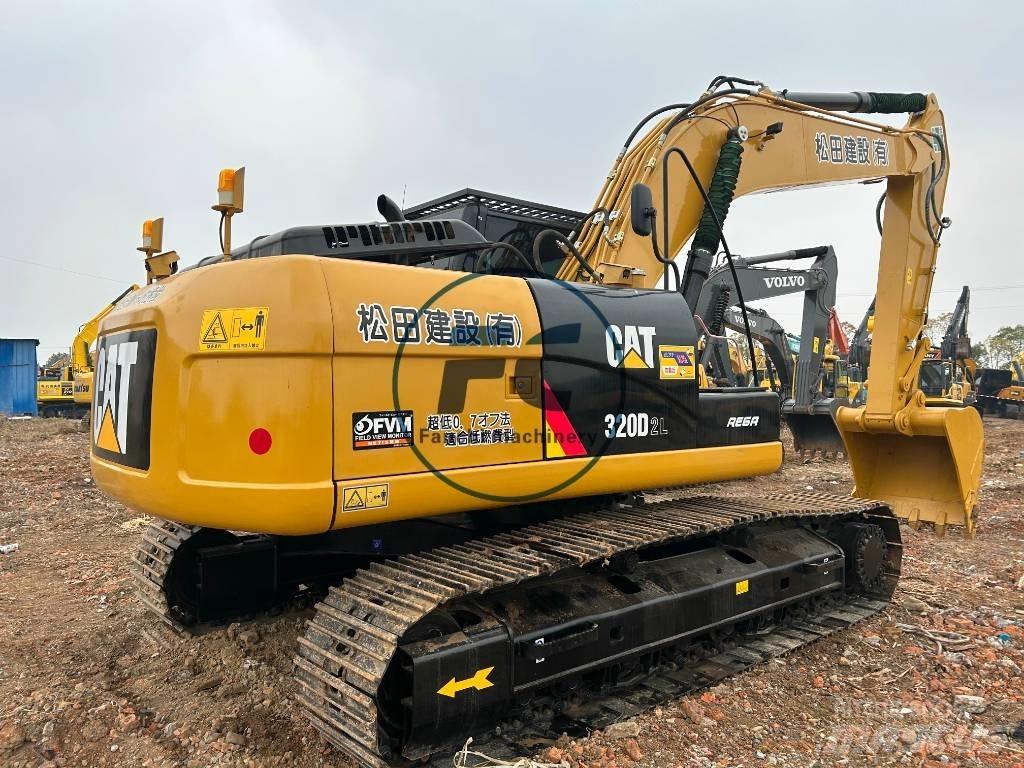 CAT 320 D2L Гусеничні екскаватори