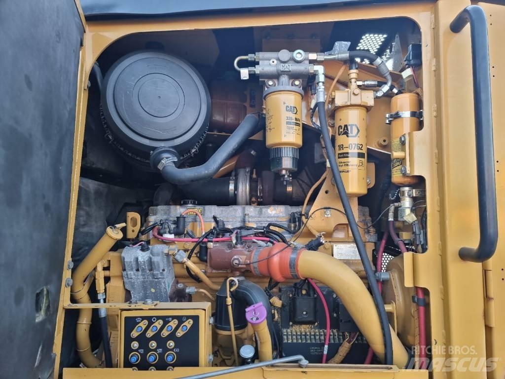 CAT 160 M Грейдери