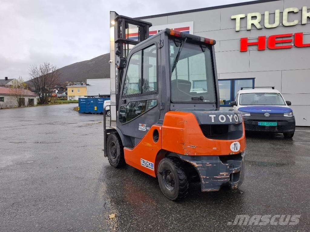 Toyota 02-8FDF25 Дизельні навантажувачі