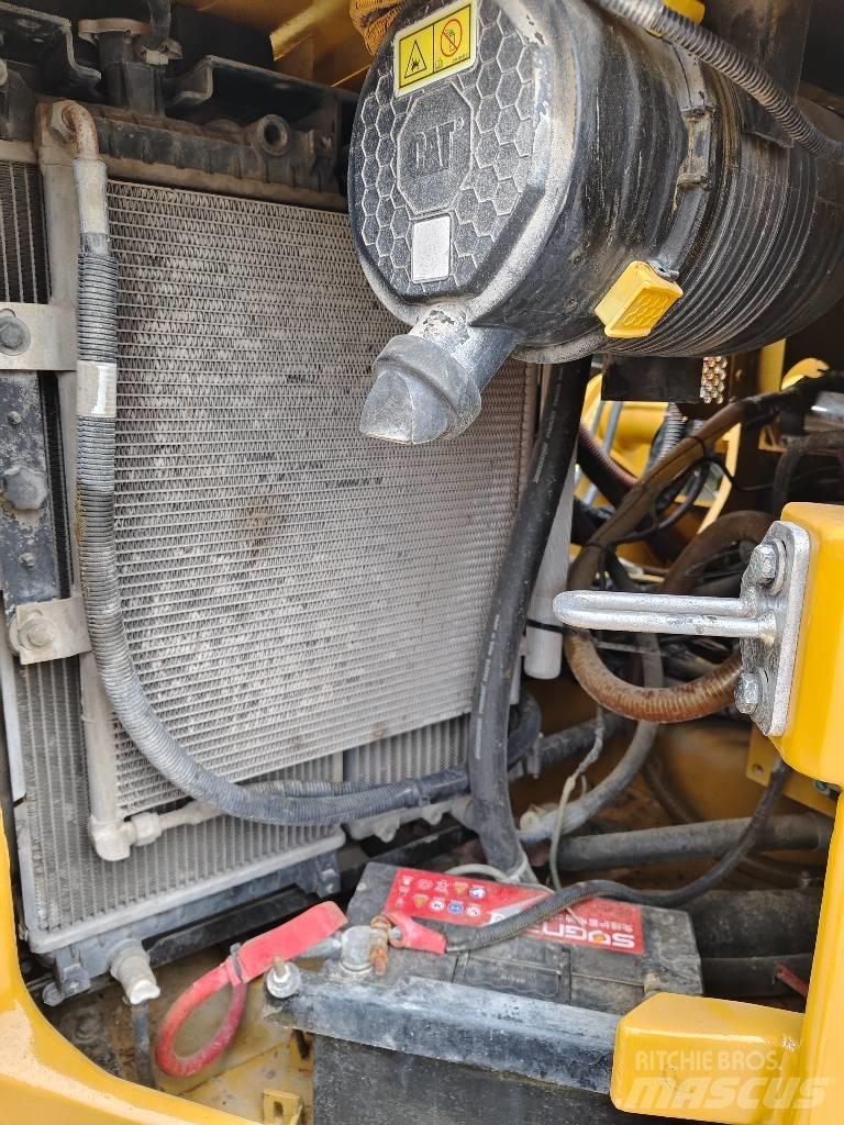CAT 307.5 Гусеничні екскаватори