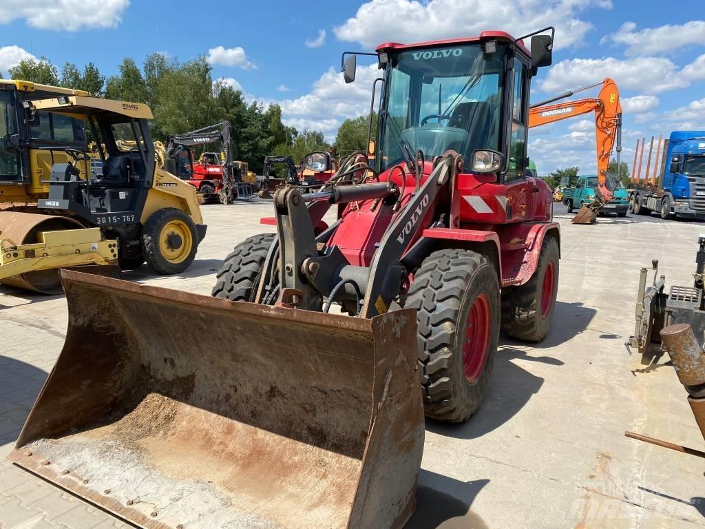 Volvo L 30 G Фронтальні навантажувачі