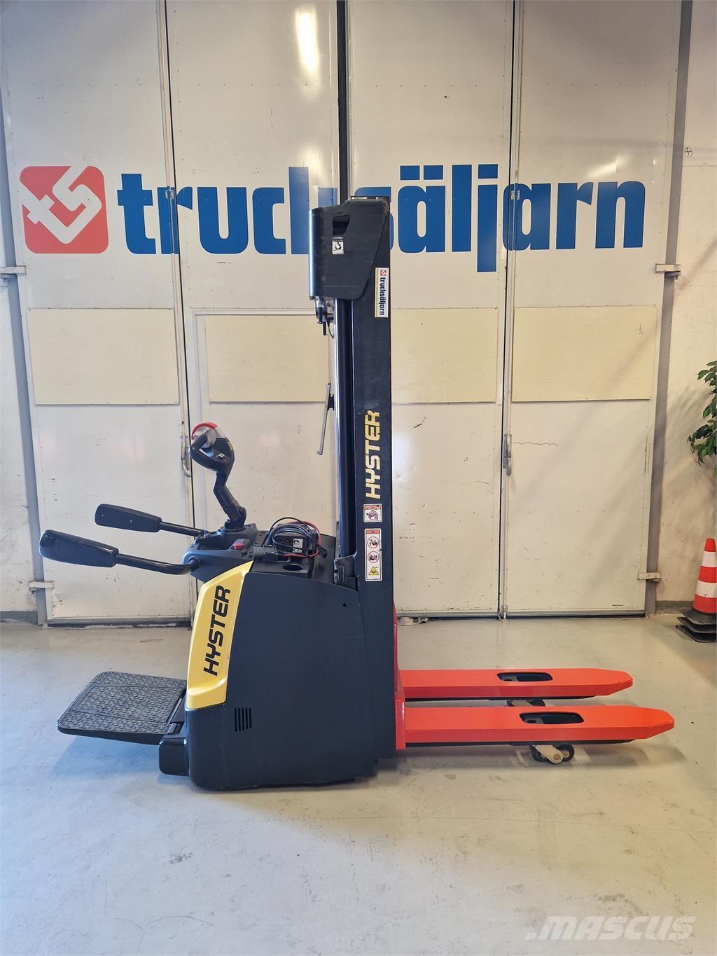 Hyster S1.4S IL Самохідні електроштабелери