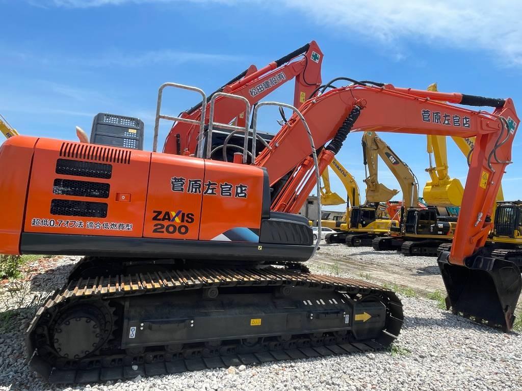 Hitachi ZX 200 Гусеничні екскаватори