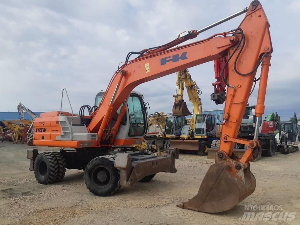 Fiat-Kobelco E175W Колісні екскаватори