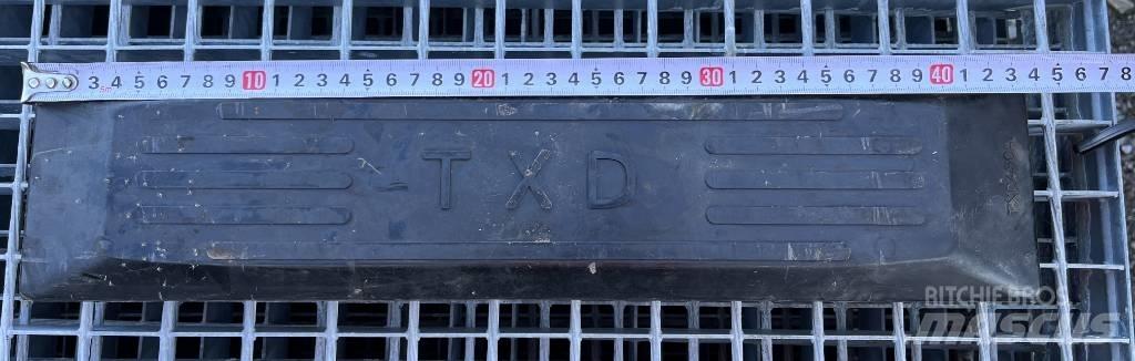  TXD 450A Гусениці