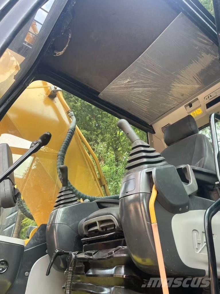 CAT 325 D L Гусеничні екскаватори