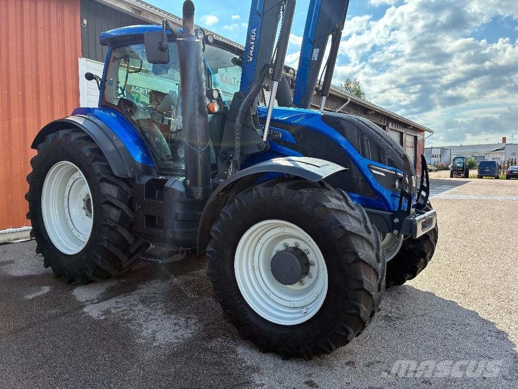 Valtra T 194 Versu Трактори