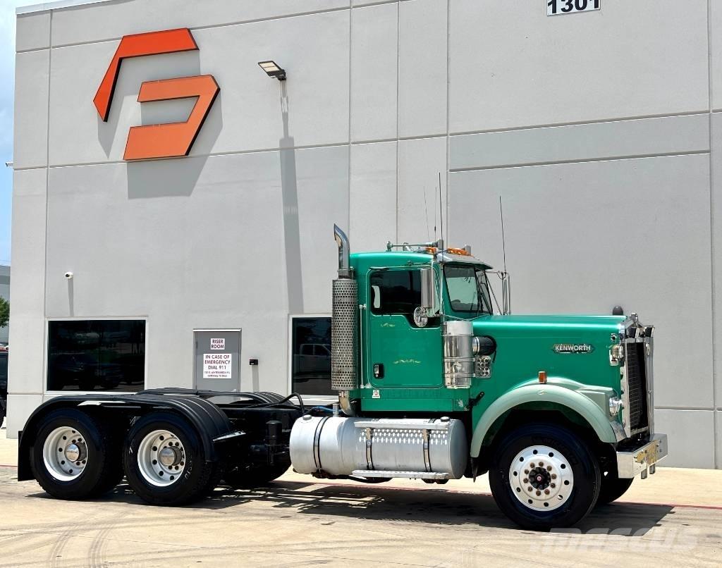 Kenworth W 900 Тягачі