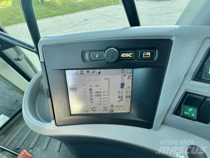 CLAAS AXION 810 Трактори