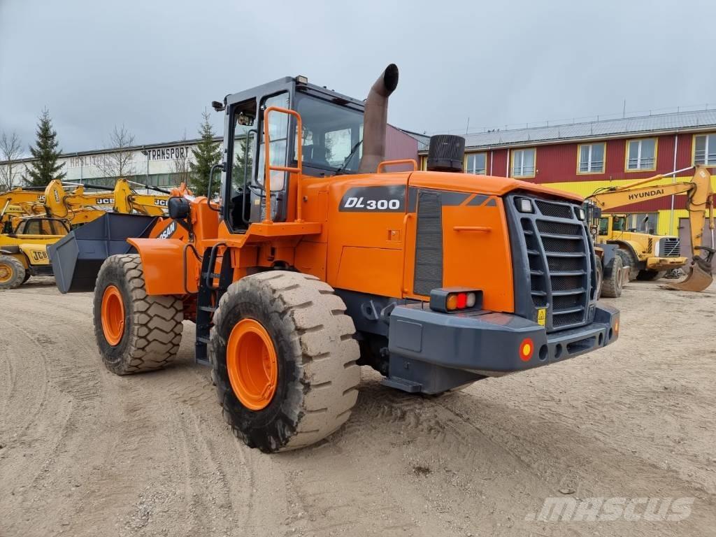 Doosan DL 300-3 Фронтальні навантажувачі