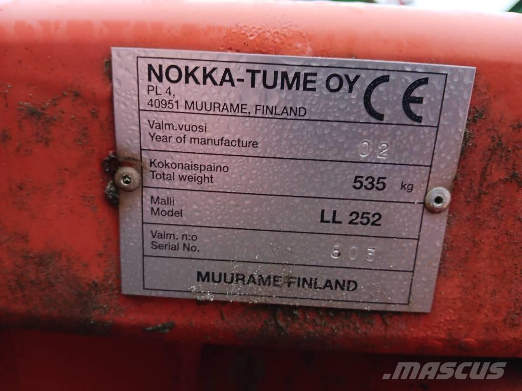 Esko 252 Снігомітли