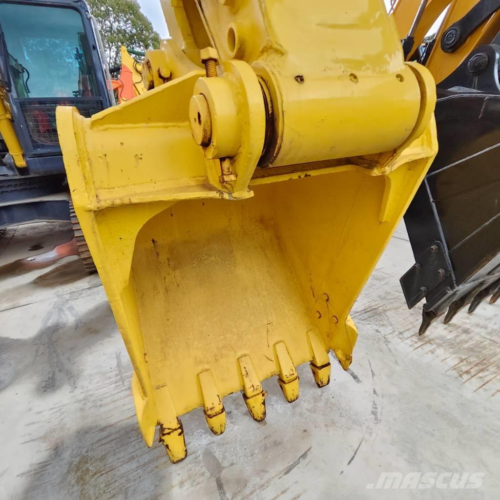 Komatsu PC 200-7 Гусеничні екскаватори