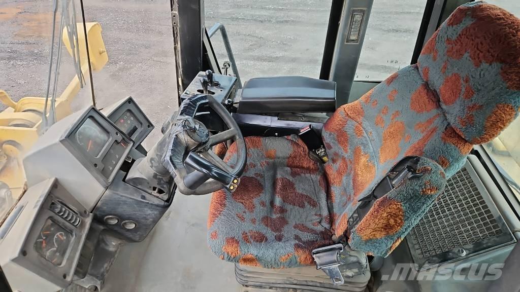 CAT 962 G Фронтальні навантажувачі