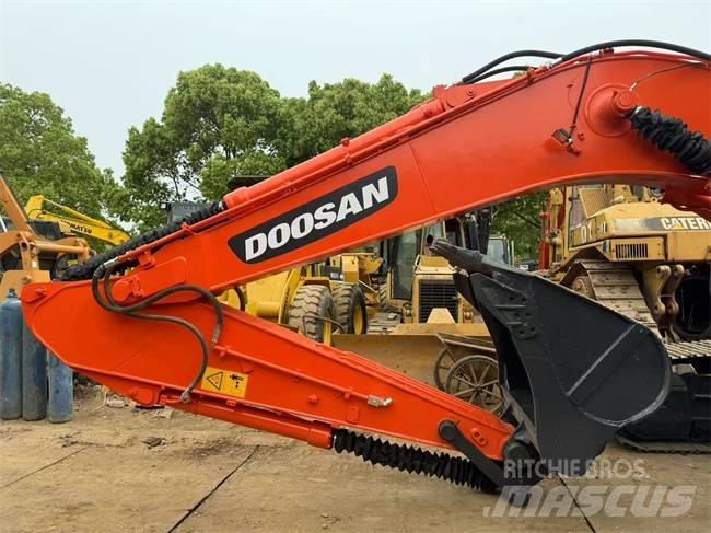 Doosan DX 225 LC Гусеничні екскаватори